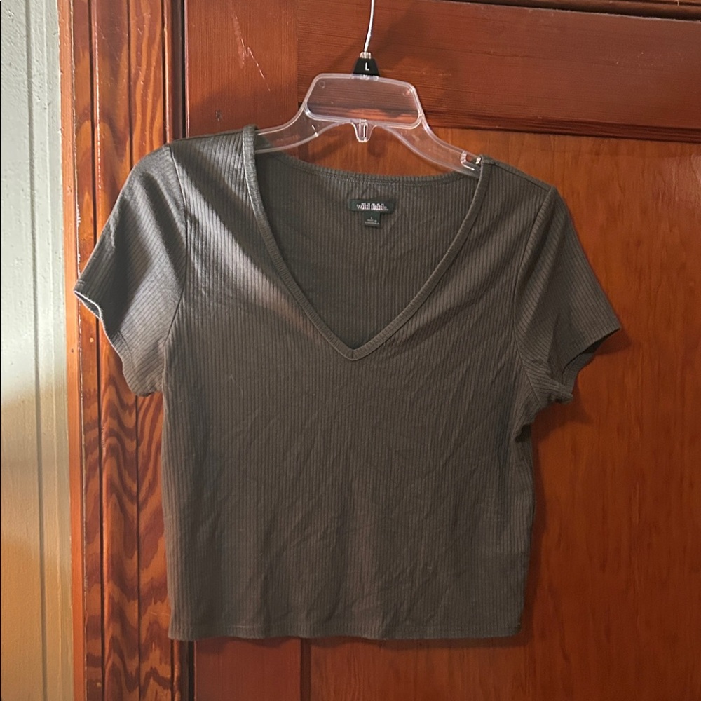 Set Of Two Ribbed V‑Neck Cropped Tees - Picture 2 of 10